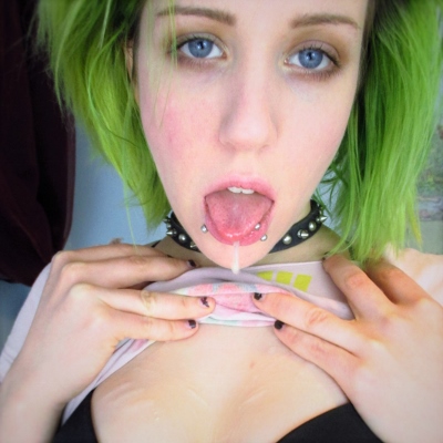 Zoey Havoc drooling on tits green hair punk slut does phone sex on niteflirt