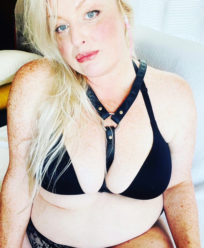 Rachelle Benz is NiteFlirt's Flirt of the Week